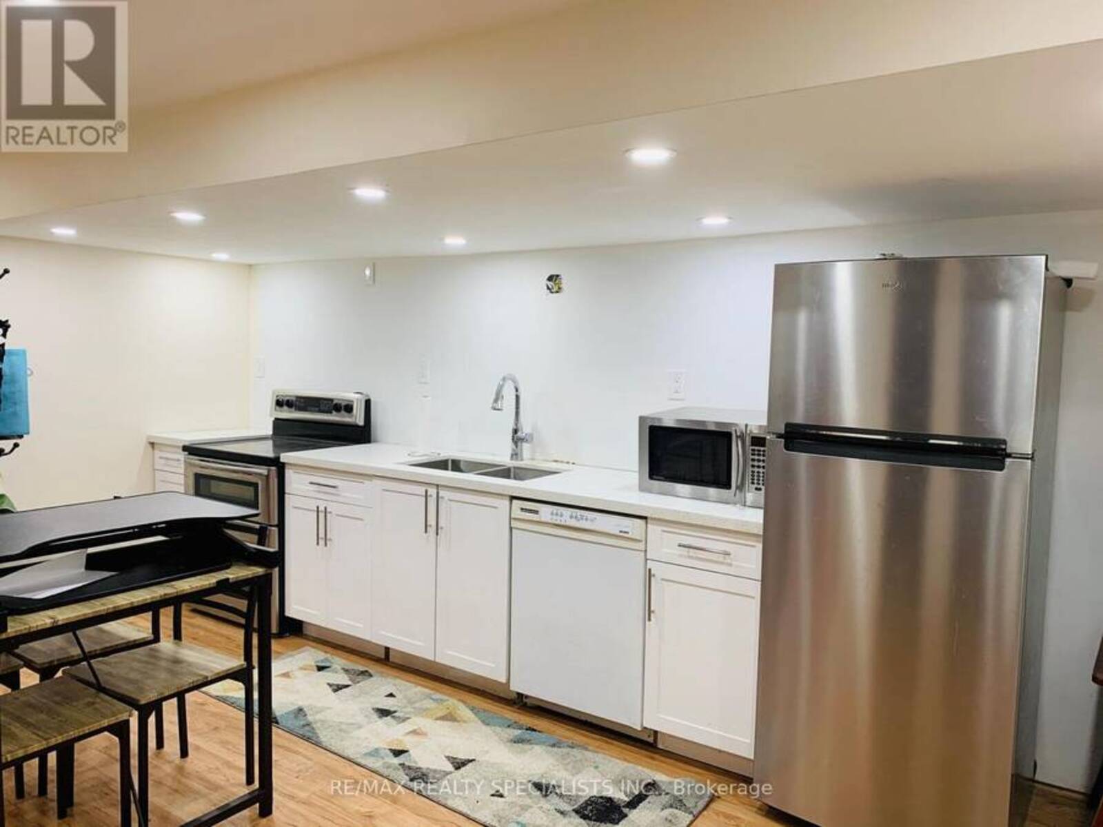 2849 OSLO CRESCENT, Mississauga, Ontario L5N 1Z8