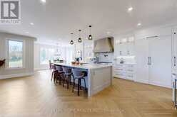 8 KNOWLES CRESCENT | Rosseau Ontario | Slide Image Twelve
