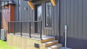 8 KNOWLES CRESCENT | Rosseau Ontario | Slide Image Thirty-nine
