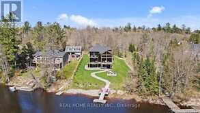 8 KNOWLES CRESCENT | Rosseau Ontario | Slide Image Forty-five