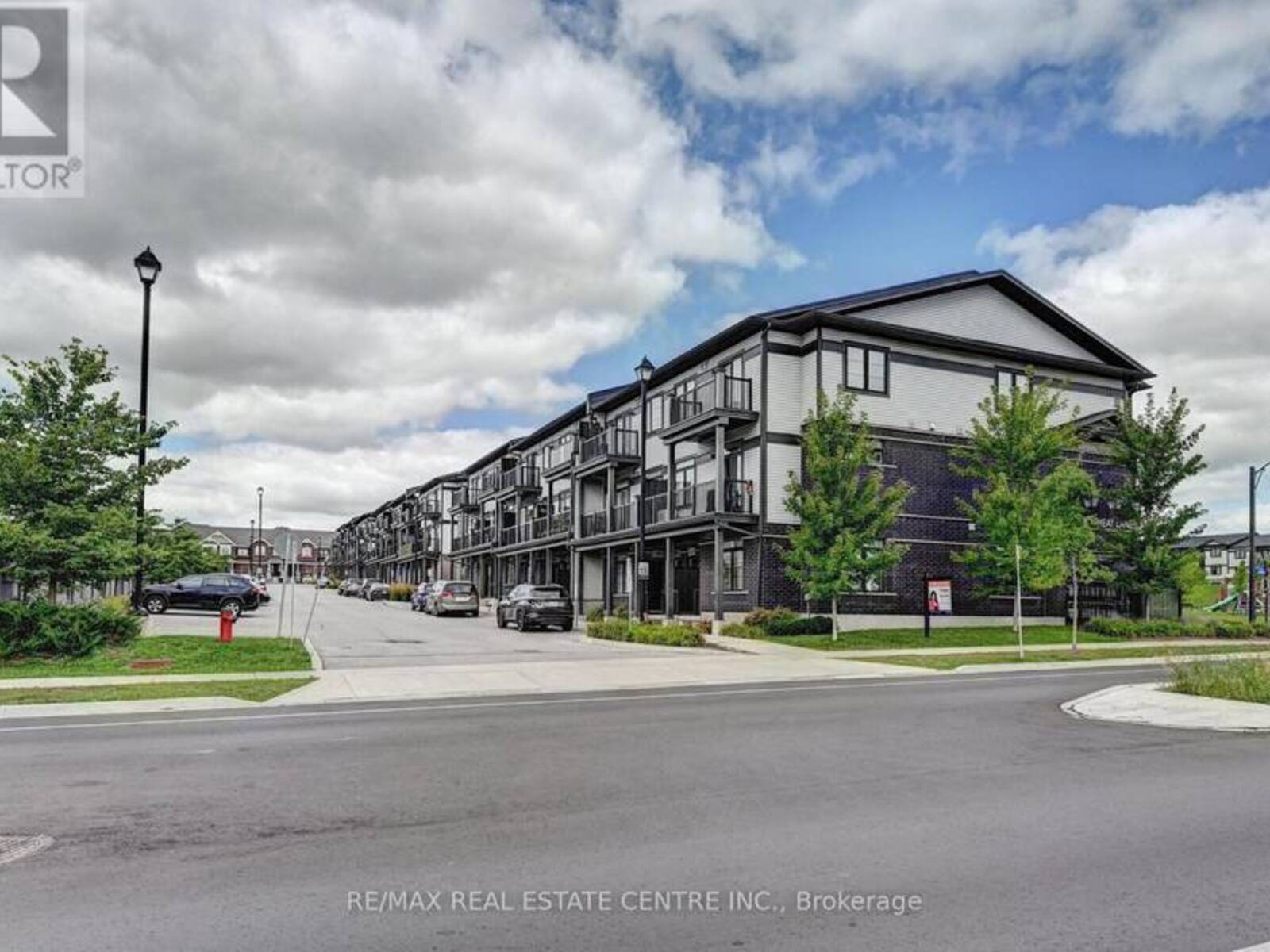 102 WHEAT LANE, Kitchener, Ontario N2R 0R6