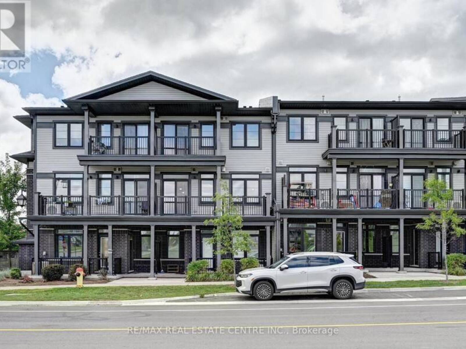 102 WHEAT LANE, Kitchener, Ontario N2R 0R6