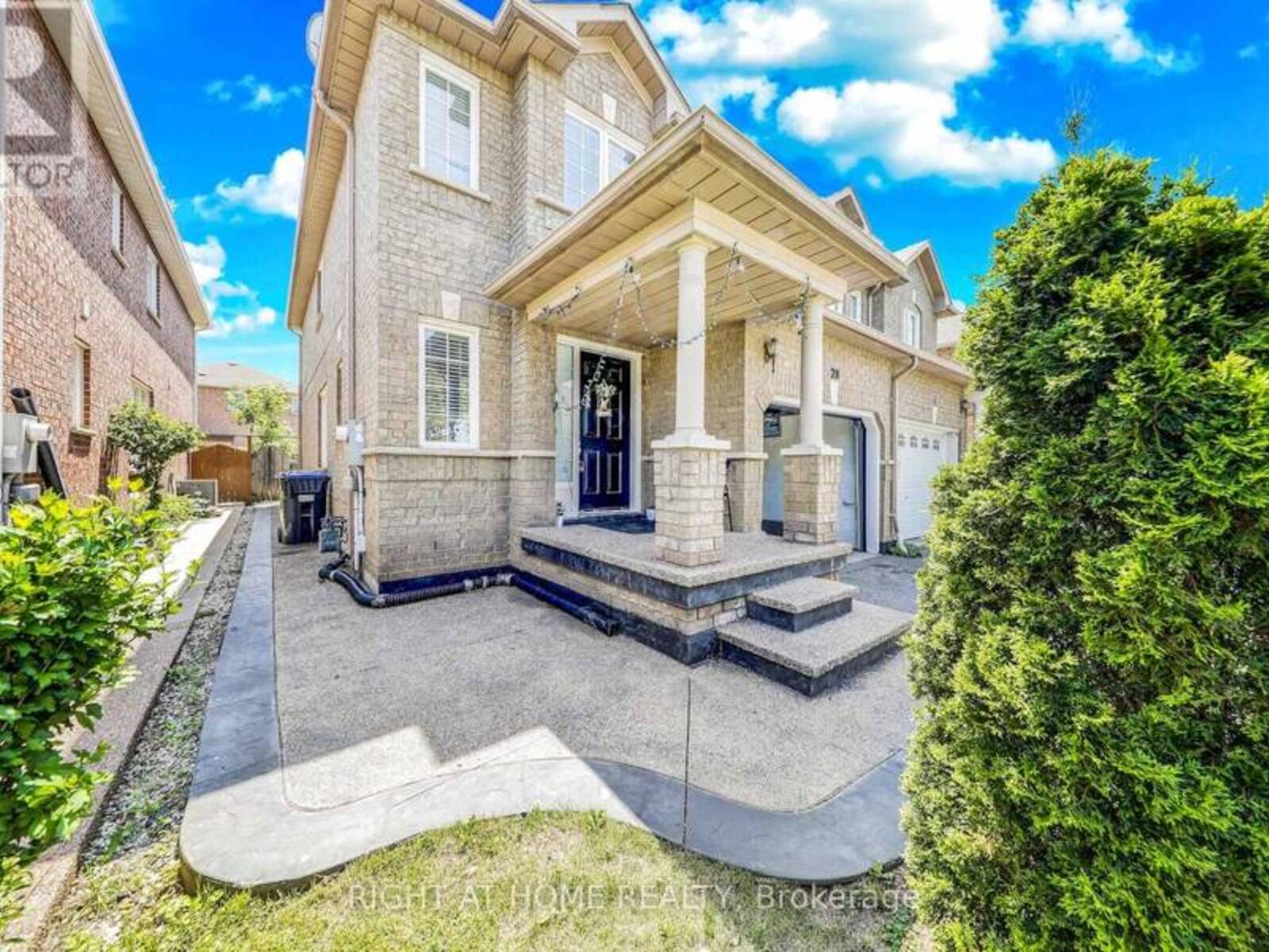 28 CEDARVALLEY BOULEVARD, Brampton, Ontario L7A 2C2