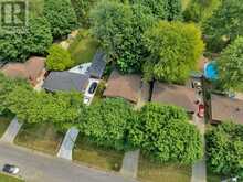 34 HILLCREST AVENUE | Chatham Ontario | Slide Image Eight