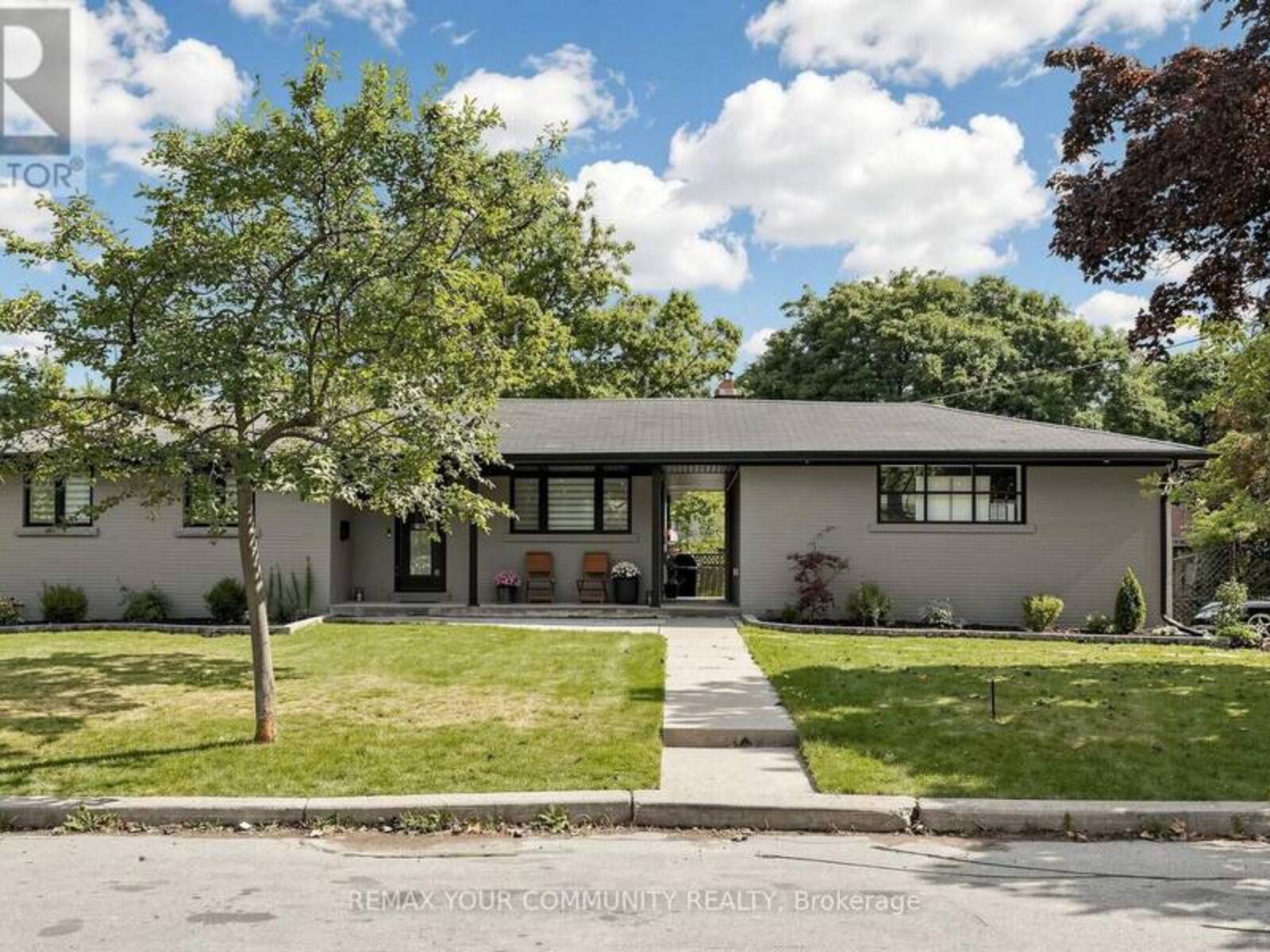 299 HORSHAM AVENUE, Toronto, Ontario M2R 1G5