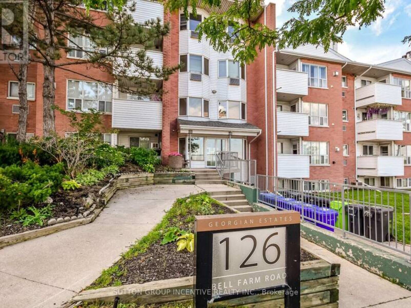 B05 - 126 BELL FARM ROAD, Barrie, Ontario L4M 6J3