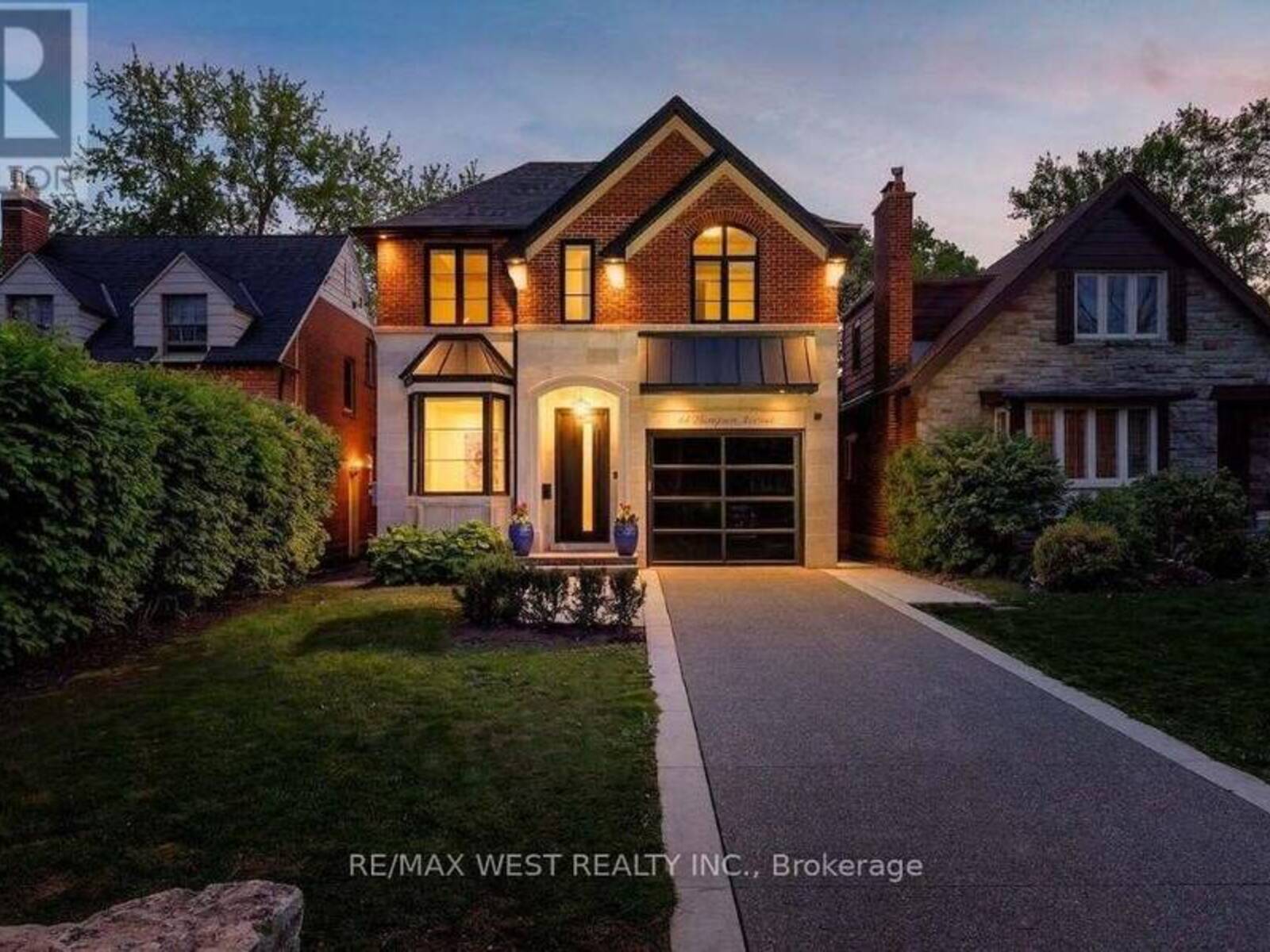 64 THOMPSON AVENUE, Toronto, Ontario M8Z 3T4
