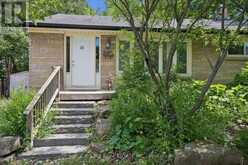 16 BEAUCOURT PLACE | Hamilton Ontario | Slide Image One