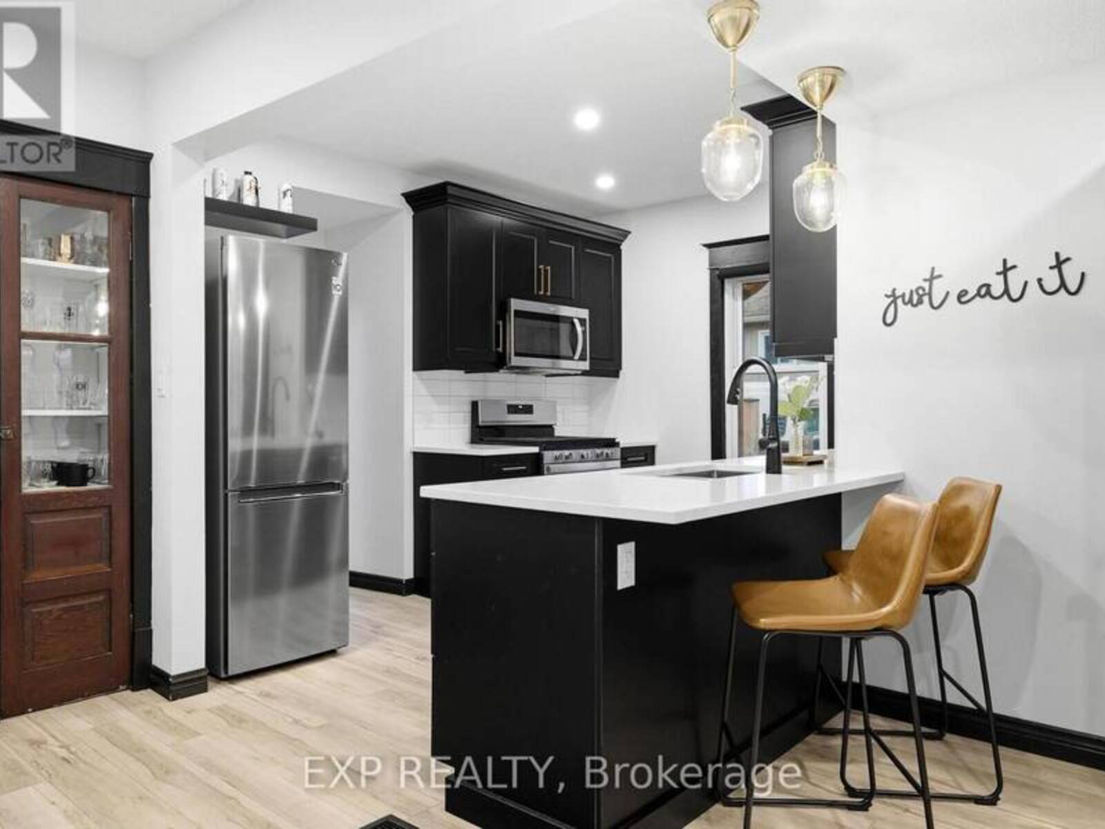 35 ARTHUR STREET N, Elmira, Ontario N3B 1Z6