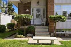 343 DUNCOMBE DRIVE | Burlington Ontario | Slide Image Four