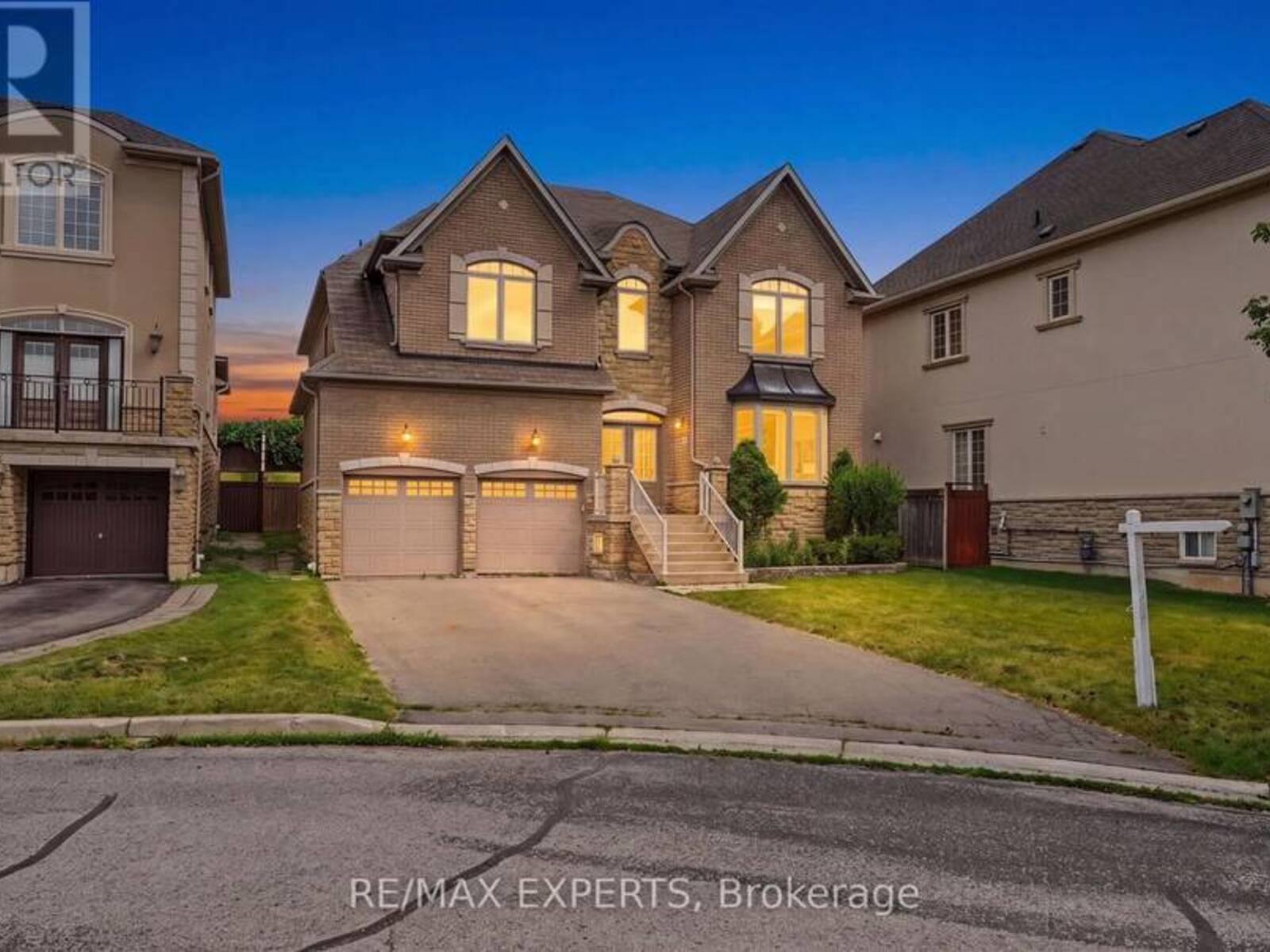 12 SWEET VALERIE COURT, Vaughan, Ontario L6A 0C6