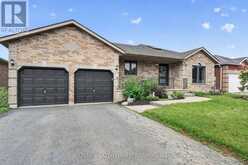 83 LOGAN COURT | Barrie Ontario | Slide Image Four