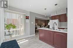 2055 HUNTERS WOOD DRIVE | Burlington Ontario | Slide Image Thirteen