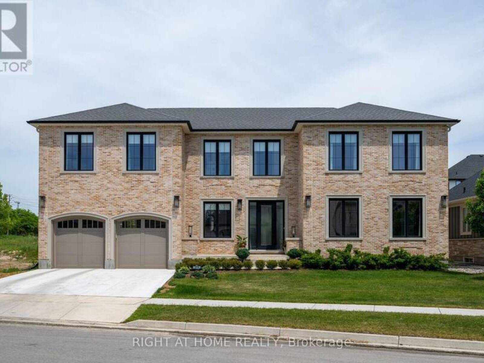 372 MANHATTAN DRIVE, London, Ontario N6K 0L5