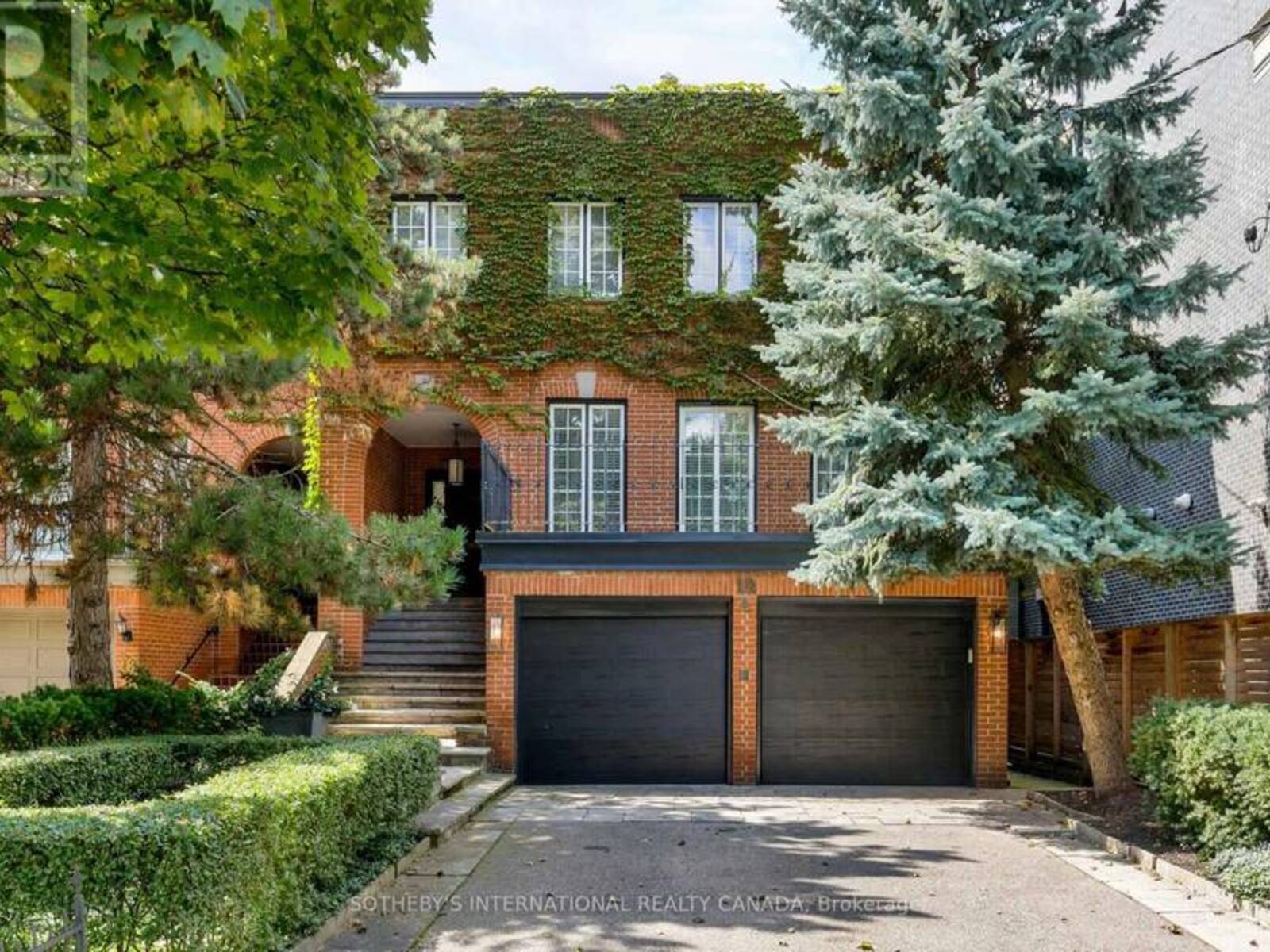 18A DEER PARK CRESCENT, Toronto, Ontario M4V 2C2