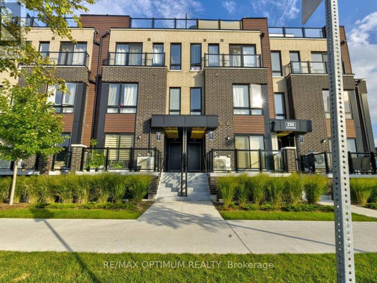 4 - 235 MCLEVIN AVENUE, Toronto, Ontario M1B 0E8
