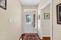 17 WYNDHAM CIRCLE | Georgina Ontario | Slide Image Five