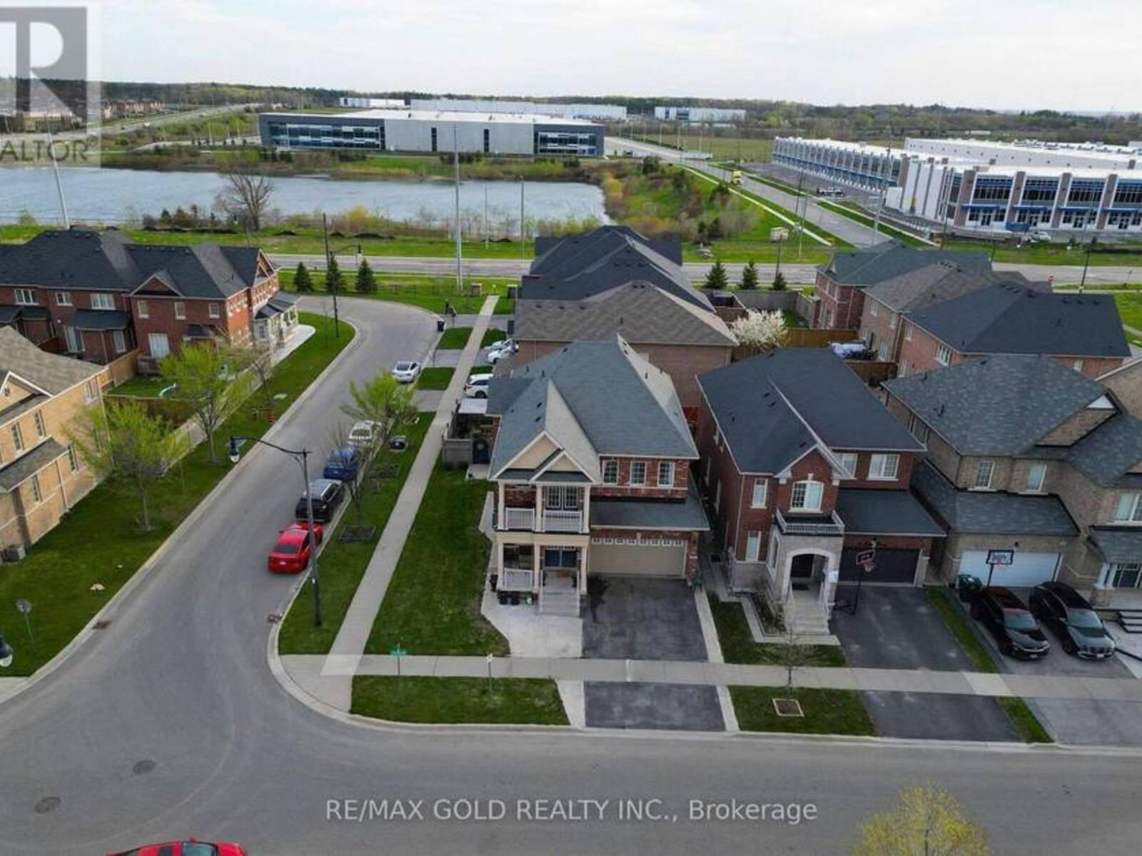 8 ZELDA ROAD, Brampton, Ontario L6R 3V9