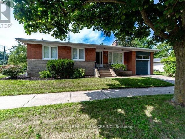 131 WEST DEANE PARK DRIVE Toronto Ontario, M9B 2S6 - 4 Bedrooms Home For Sale