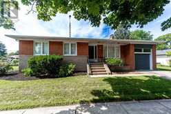 131 WEST DEANE PARK DRIVE | Toronto Ontario | Slide Image Five