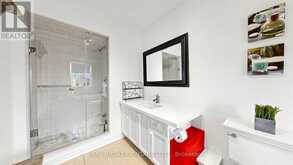23 PIERA GARDENS | Markham Ontario | Slide Image Fifteen