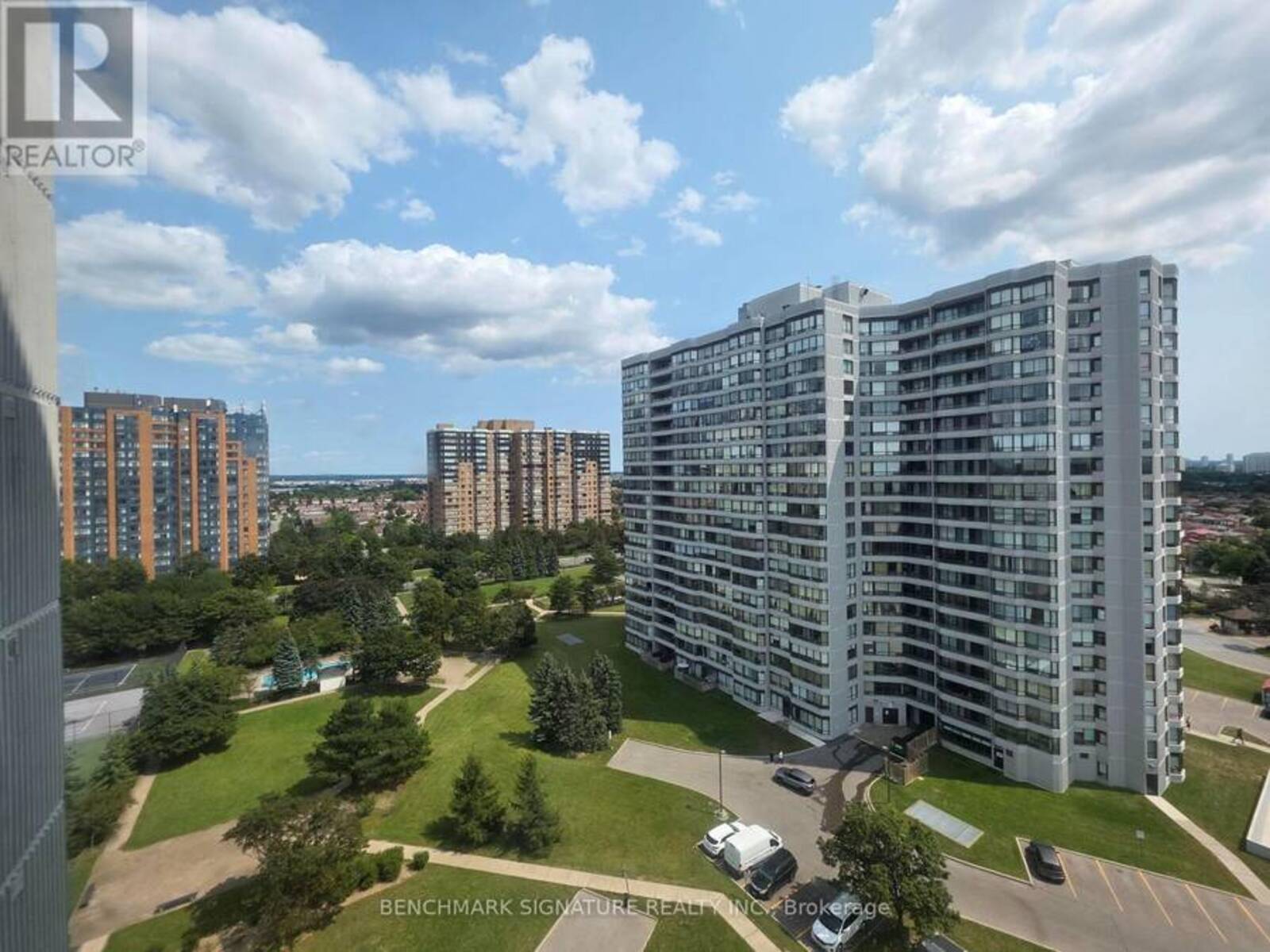 1409 - 300 ALTON TOWERS CIRCLE, Toronto, Ontario M1V 4X9
