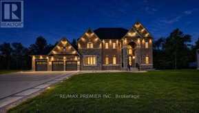 26 BIRCHWOOD LANE | Angus Ontario | Slide Image Two