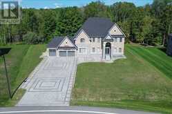 26 BIRCHWOOD LANE | Angus Ontario | Slide Image Three
