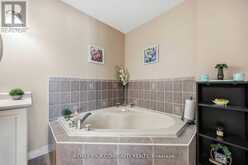 17 - 520 SILKEN LAUMANN DRIVE | Newmarket Ontario | Slide Image Twenty-five