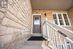 17 - 520 SILKEN LAUMANN DRIVE | Newmarket Ontario | Slide Image Four