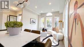 5 TOTTENHAM COURT | Markham Ontario | Slide Image Three