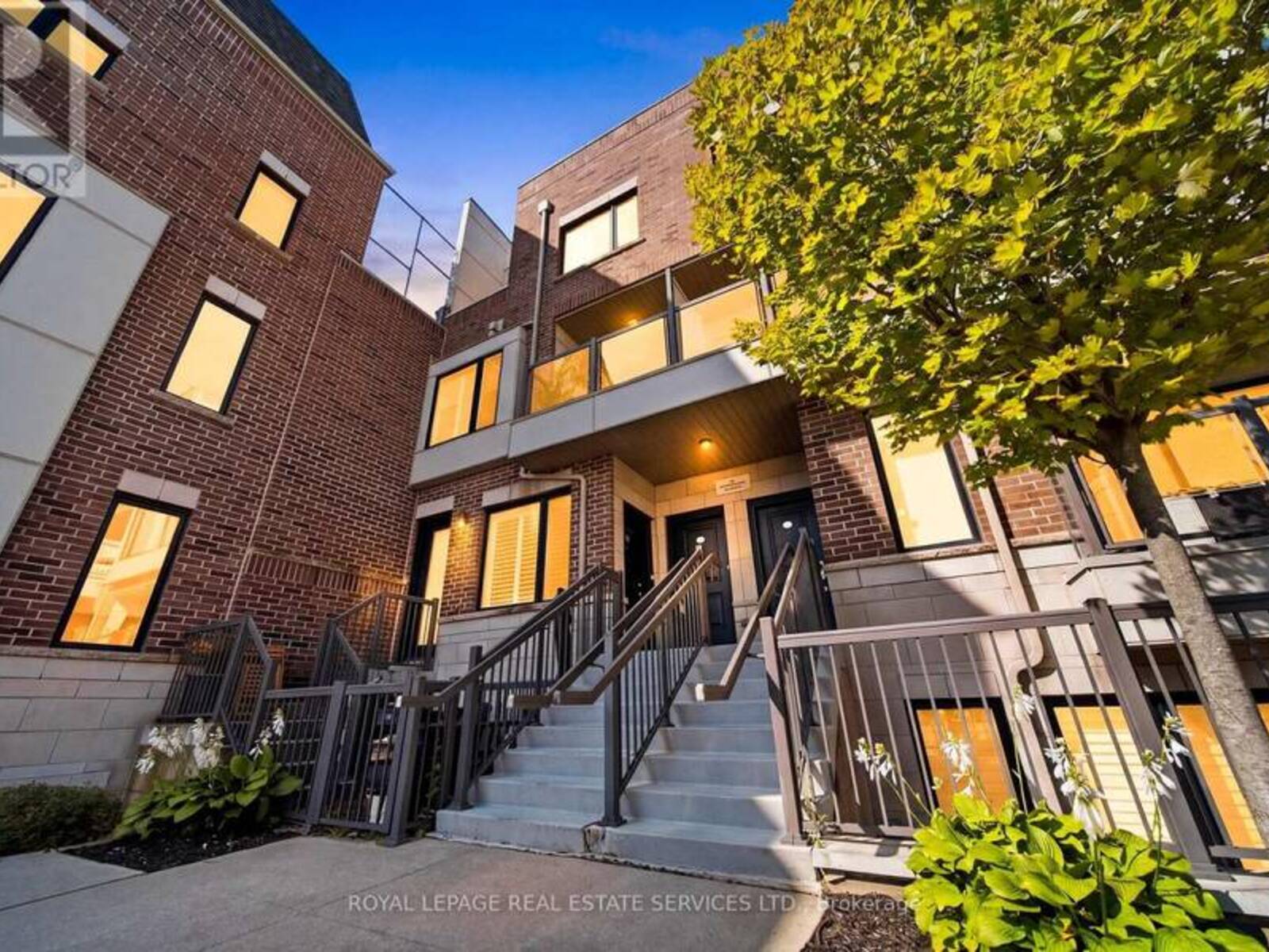 402 - 8 DRUMMOND STREET, Toronto, Ontario M8V 1Y8
