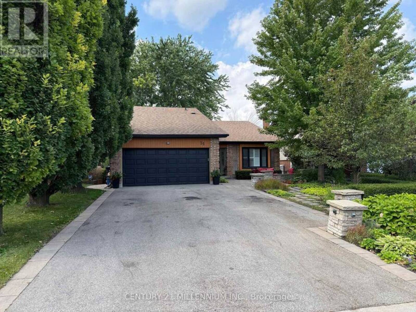 31 MANSFIELD STREET, Brampton, Ontario L6S 2X8