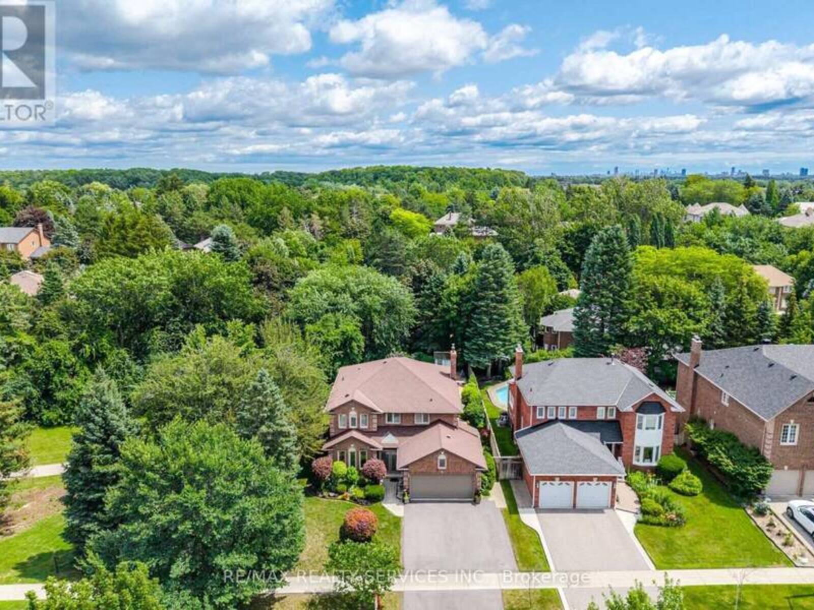 29 CHRISTIE DRIVE, Brampton, Ontario L6Z 3J5