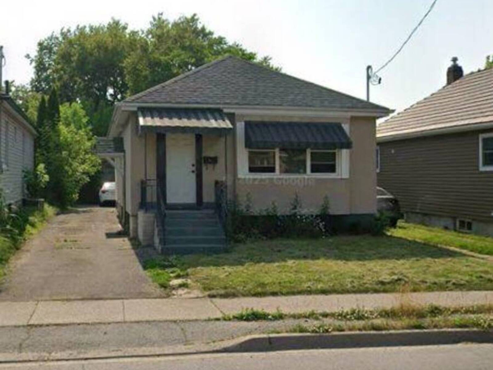 239 VINE STREET, St. Catharines, Ontario L2M 4S9