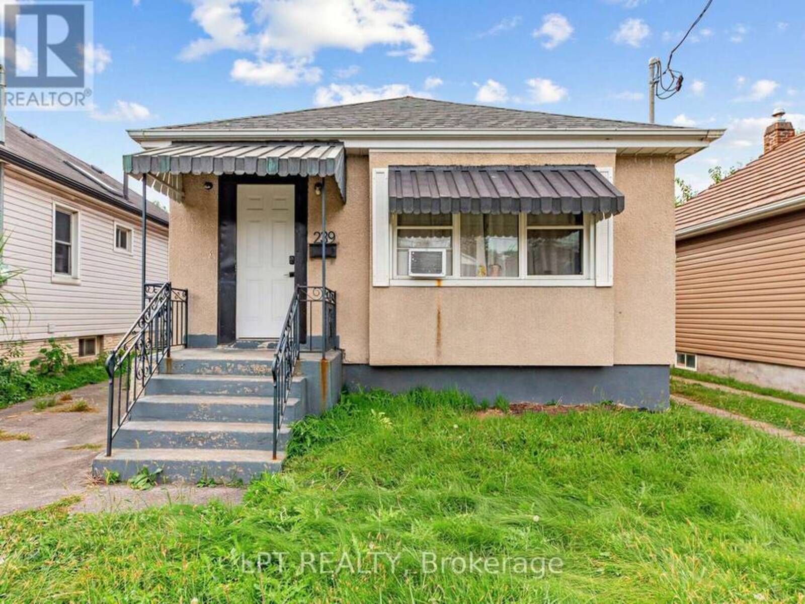 239 VINE STREET, St. Catharines, Ontario L2M 4S9