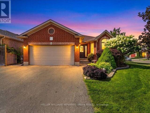 900 KEEWATIN PLACE Kitchener Ontario, N2B 3W4 - 4 Bedrooms Home For Sale