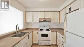 340 KITTRIDGE ROAD | Oakville Ontario | Slide Image Twelve