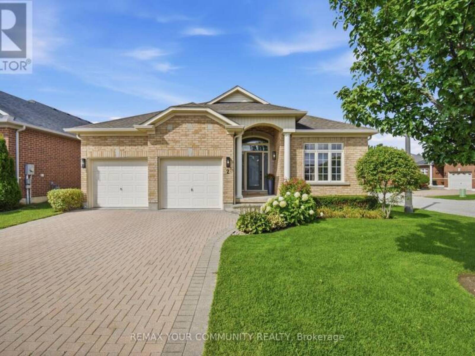 2 SUGGS LANE, Whitchurch-Stouffville, Ontario L4A 0K6