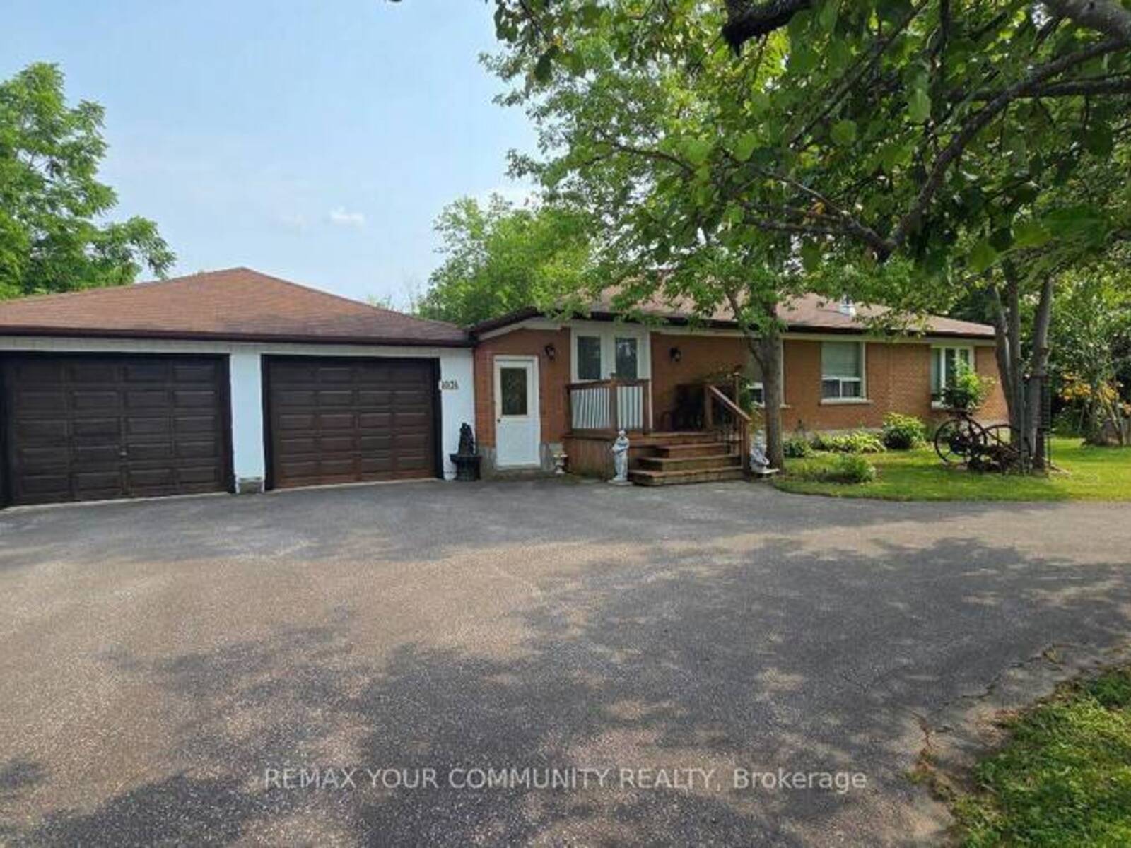 1031 METRO ROAD, Georgina, Ontario L4P 3E9
