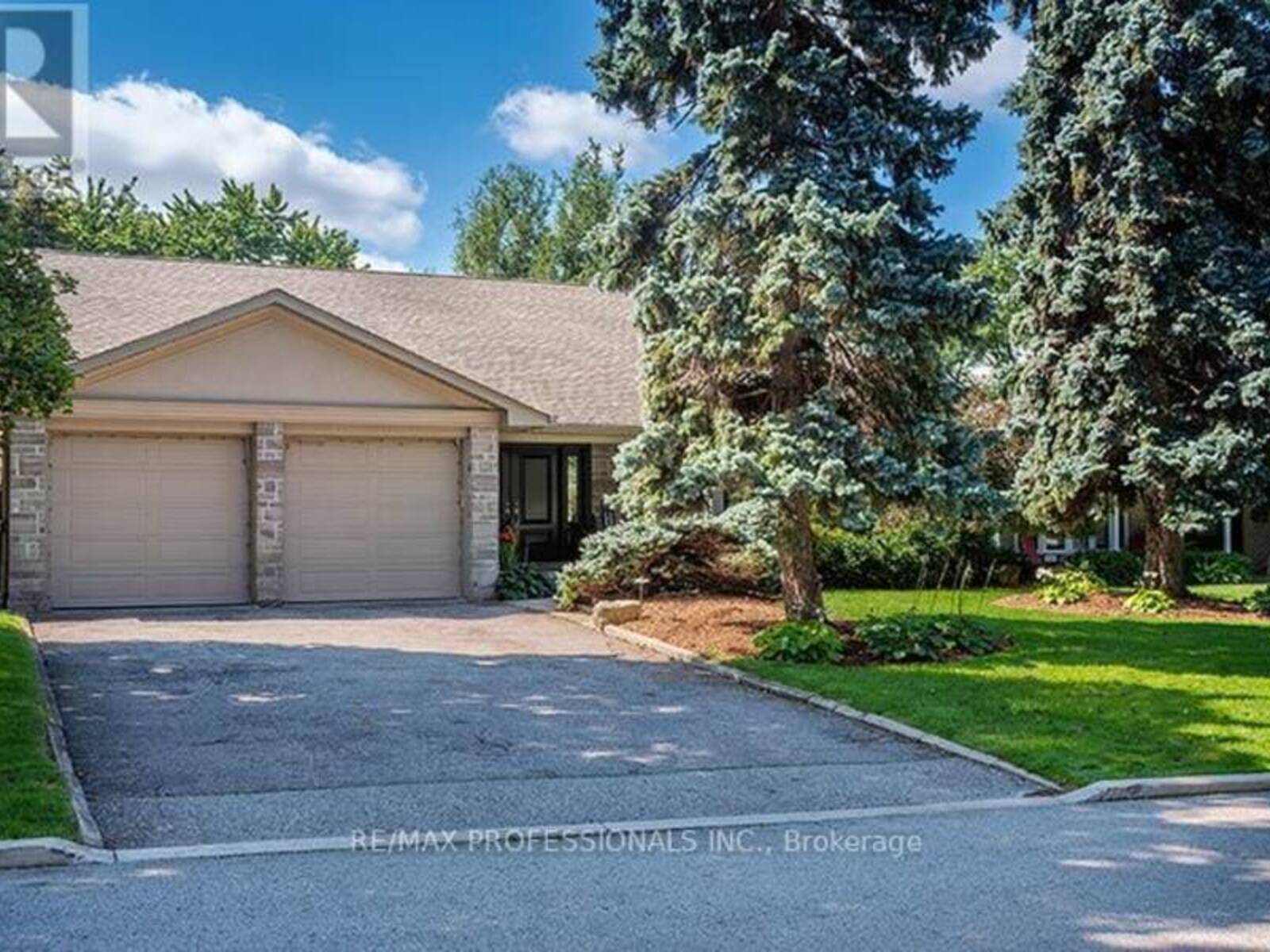 7 TREELINE COURT, Toronto, Ontario M9C 1K7
