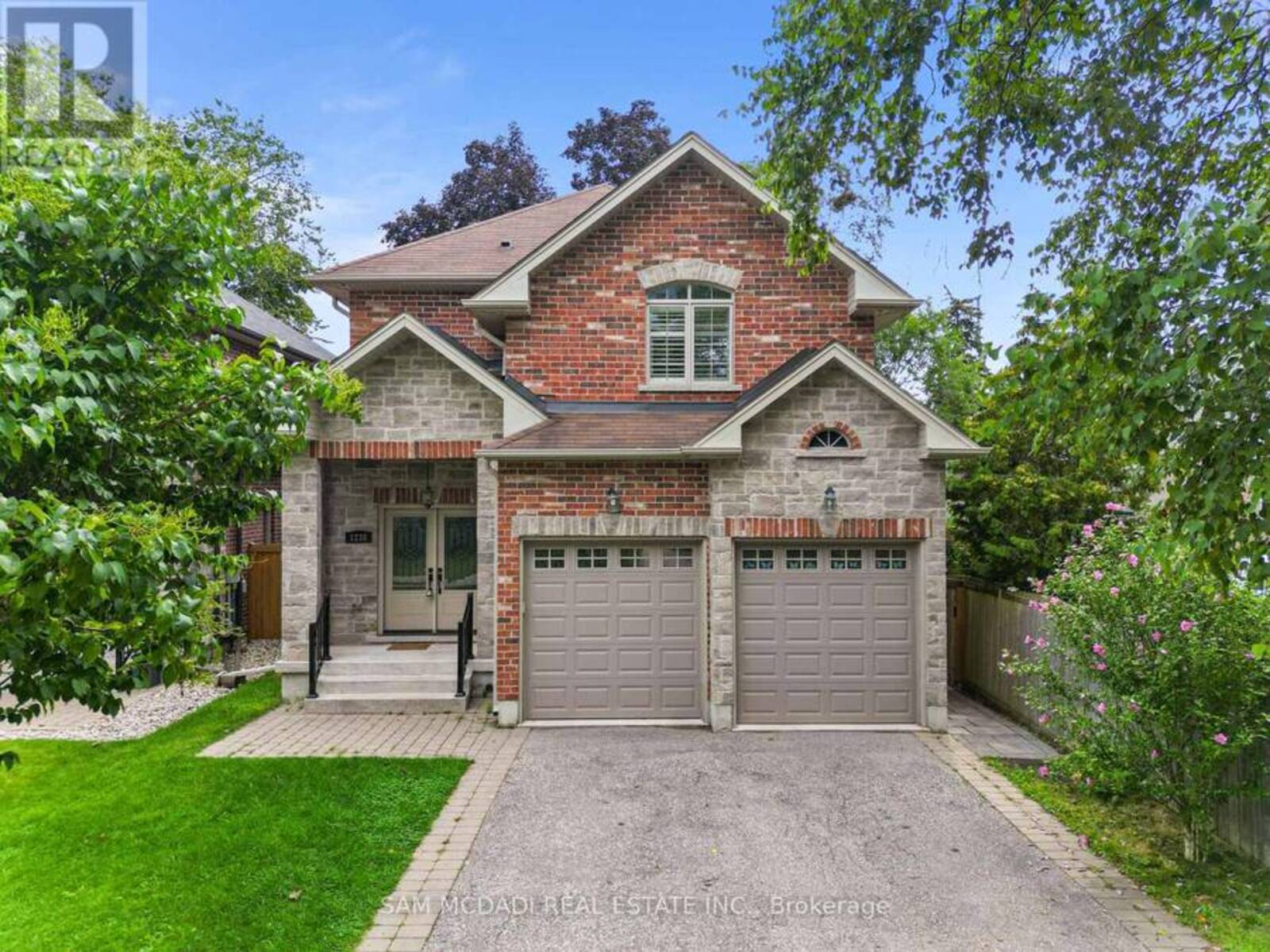 1238 STRATHY AVENUE, Mississauga, Ontario L5E 2K6