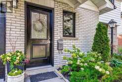 2011 DAVEBROOK ROAD | Mississauga Ontario | Slide Image Four