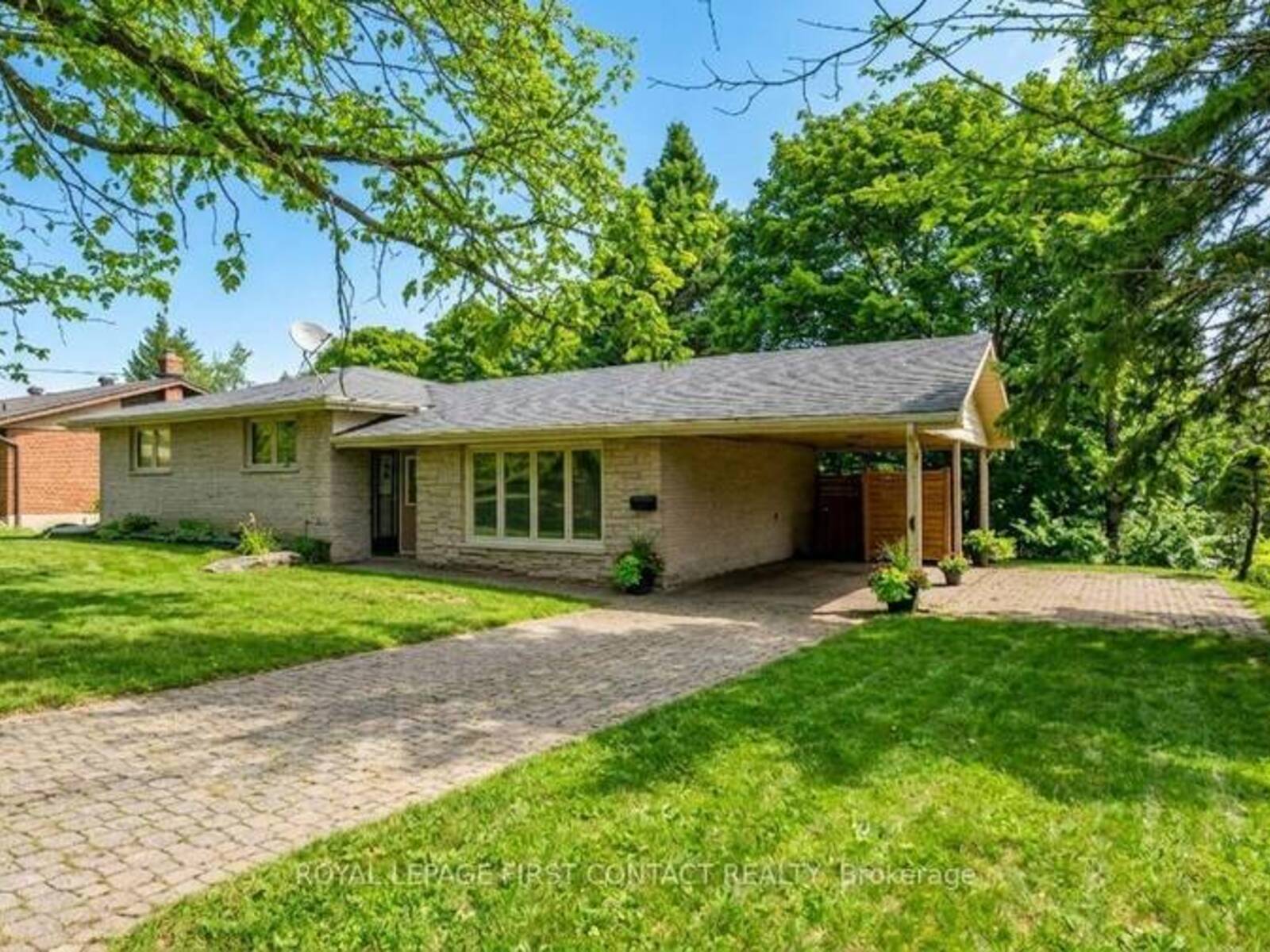 18 KENNEDY DRIVE, Fenelon Falls, Ontario K0M 1N0