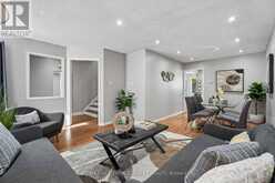 805 PLAYTER CRESCENT | Newmarket Ontario | Slide Image Ten