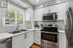 805 PLAYTER CRESCENT | Newmarket Ontario | Slide Image Nineteen