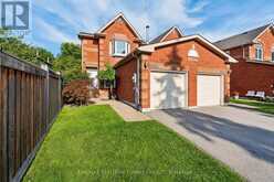 805 PLAYTER CRESCENT | Newmarket Ontario | Slide Image Two