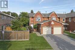 805 PLAYTER CRESCENT | Newmarket Ontario | Slide Image Three