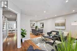 805 PLAYTER CRESCENT | Newmarket Ontario | Slide Image Seven