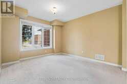 36 SANDRINGHAM DRIVE | Barrie Ontario | Slide Image Four